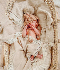 Aspen Cable Knit Bonnet || Pecan