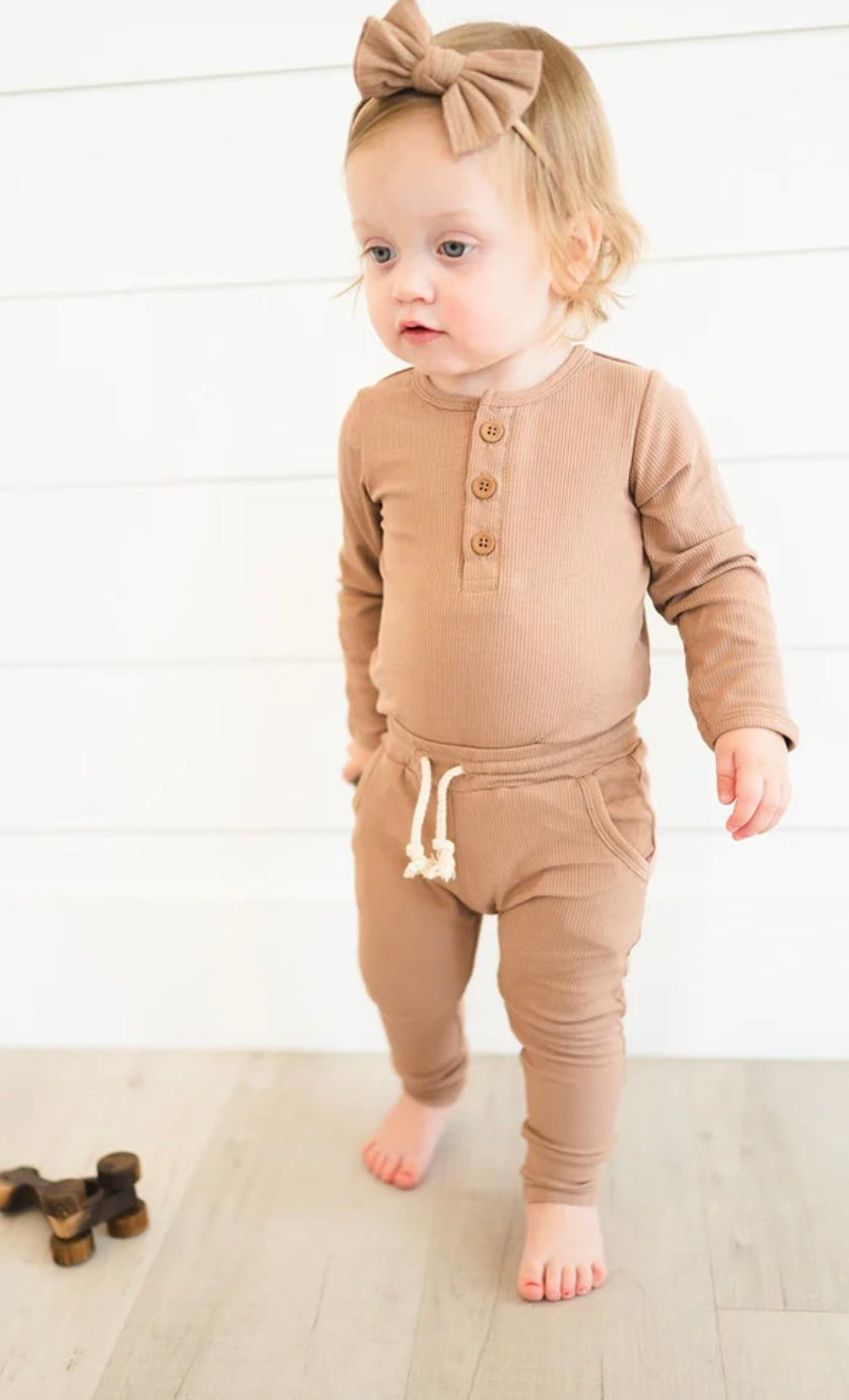 Knot Bow Headband || Camel Brown Ribbed