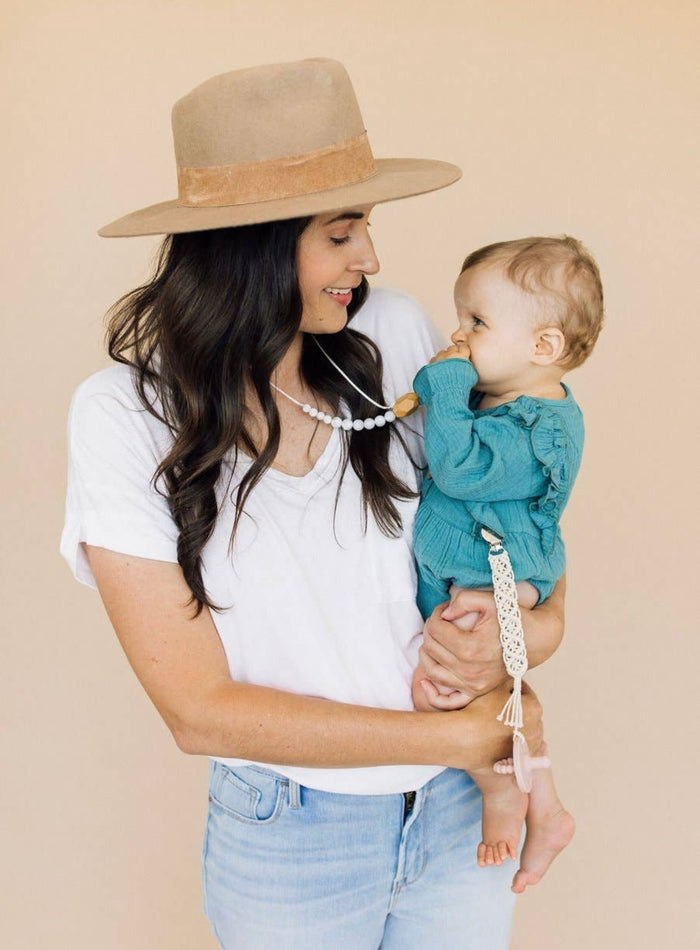Macrame Pacifier Clip || Cream