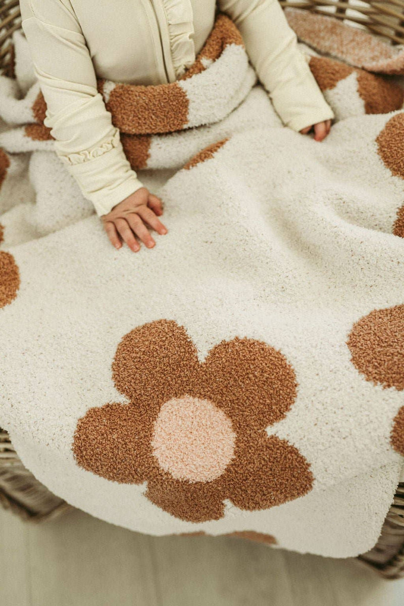 Daisy Plush Blanket - Caramel & Pink: Large 58" x 68"