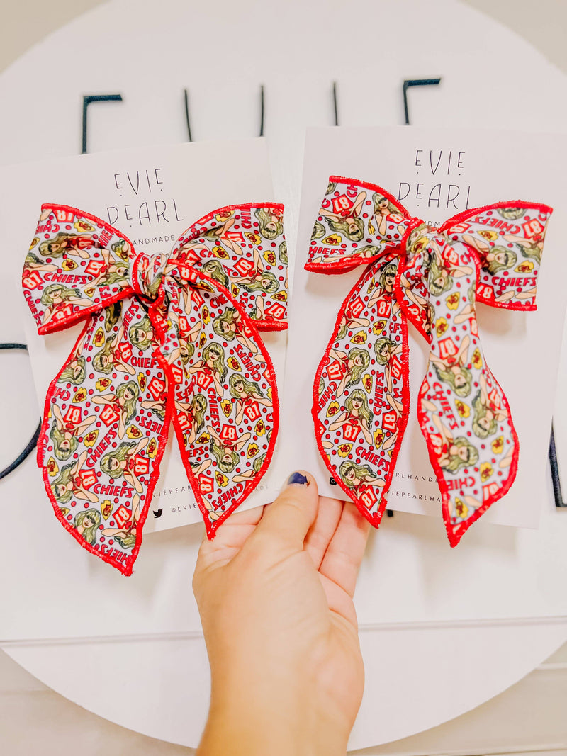 Taylor Swiftie 87 Travis Kelce: Oversized Bow