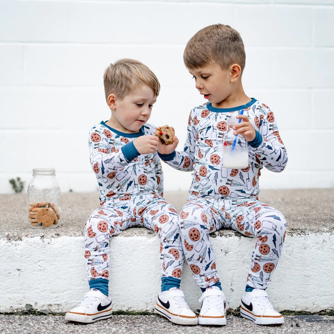 Retro Christmas Dream Set || Blue - Milk + Cookies