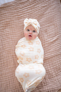 Bamboo Stretch Swaddle - Blush Daisy: Swaddle Only